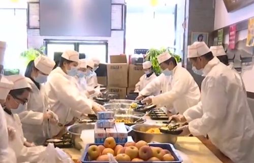 武漢按下重啟鍵 食品企業(yè)與餐飲業(yè)經(jīng)濟(jì)活力逐步恢復(fù)，歌舞活動再添生機(jī)