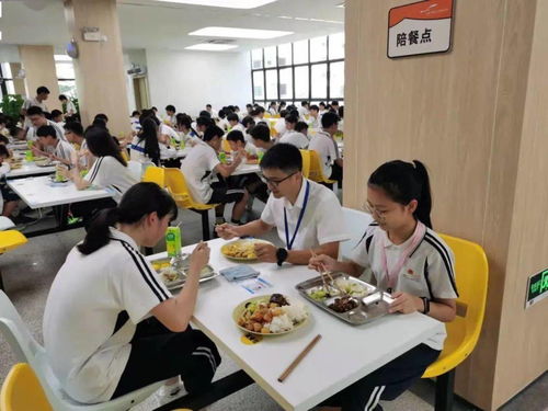 以歌舞為翼，提升餐飲服務品質，共筑校園幸福生活
